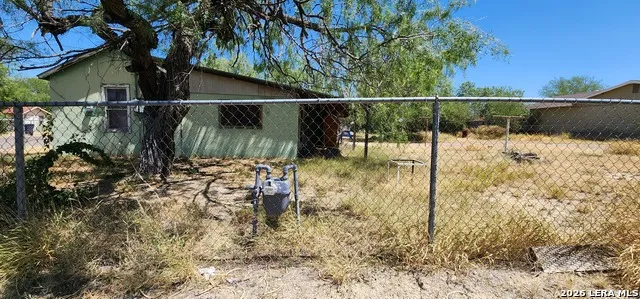887 AUSTIN ST Eagle Pass, TX 78852