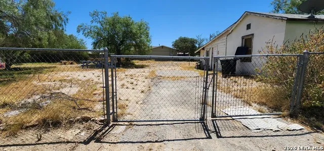 887 AUSTIN ST Eagle Pass, TX 78852