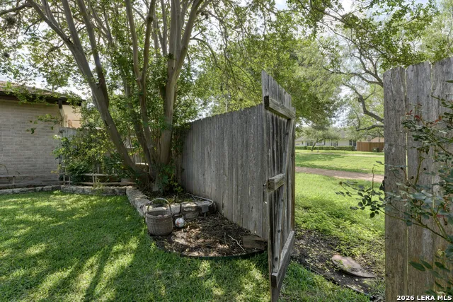 5822 Northgap Windcrest, TX 78239