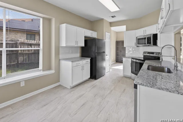 8303 Copperknoll Converse, TX 78109