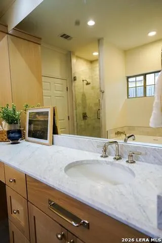 140 Oak Hampton Trail Ingram, TX 78028