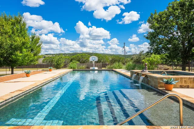 140 Oak Hampton Trail Ingram, TX 78028