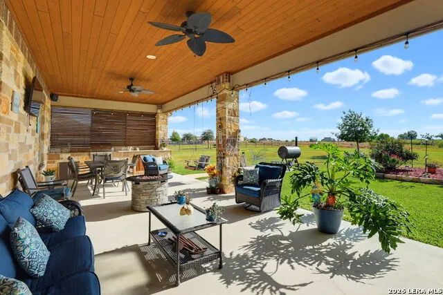 211 Siena Woods Marion, TX 78124
