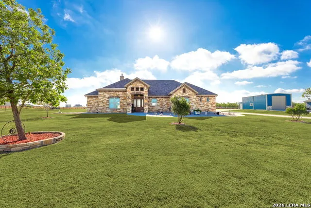 211 Siena Woods Marion, TX 78124