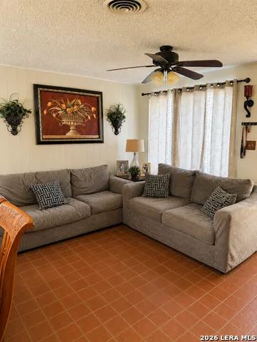 2178 Maverick Dr Eagle Pass, TX 78852