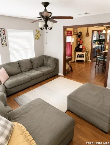 8288 w fm 476 Poteet, TX 78065