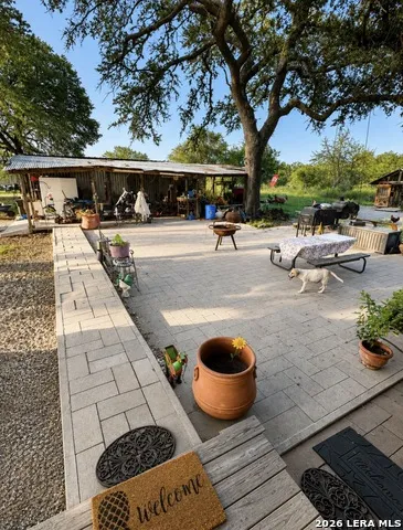 8288 w fm 476 Poteet, TX 78065