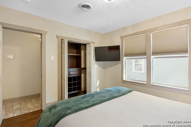 333 REDWOOD ST Alamo Heights, TX 78209