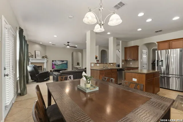 8702 JURA FRST Helotes, TX 78023