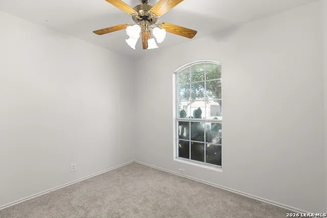 524 COPPER LN Jarrell, TX 76537