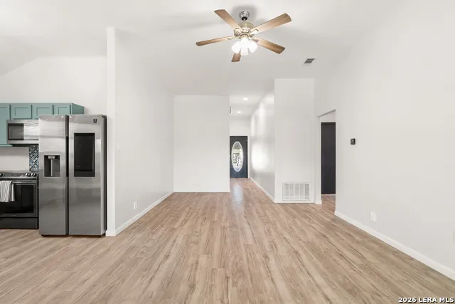 524 COPPER LN Jarrell, TX 76537
