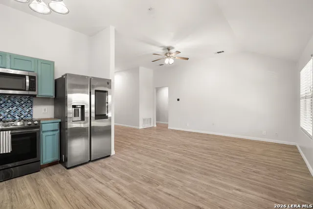 524 COPPER LN Jarrell, TX 76537
