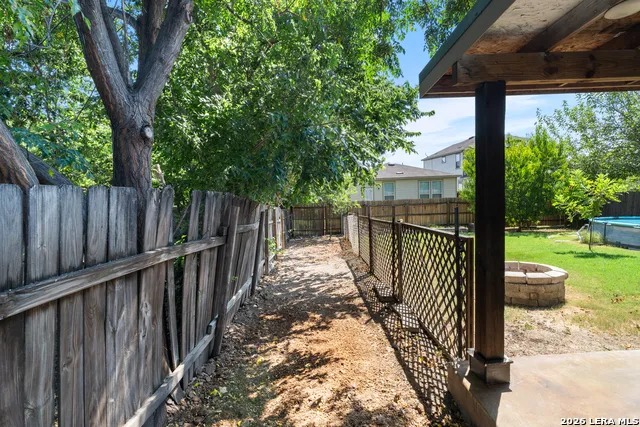 524 COPPER LN Jarrell, TX 76537
