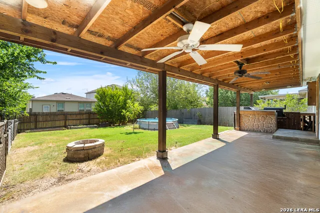 524 COPPER LN Jarrell, TX 76537
