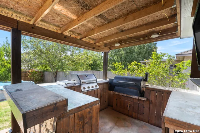 524 COPPER LN Jarrell, TX 76537