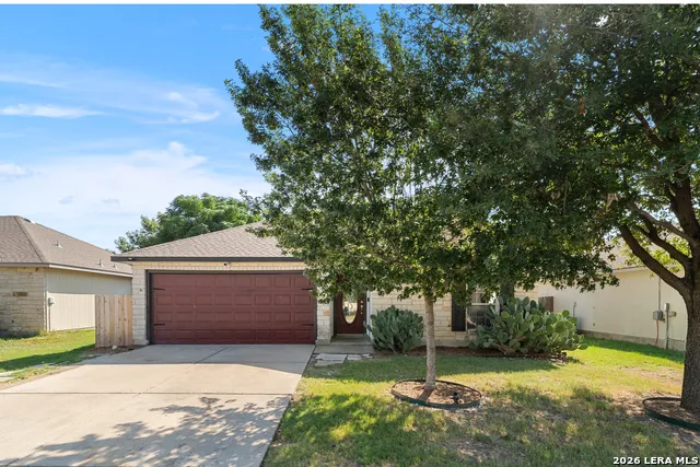 524 COPPER LN Jarrell, TX 76537