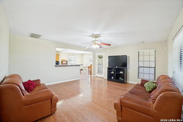 471 County Road 467 Hondo, TX 78861