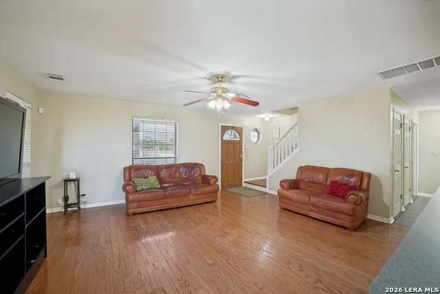 471 County Road 467 Hondo, TX 78861