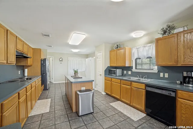471 County Road 467 Hondo, TX 78861
