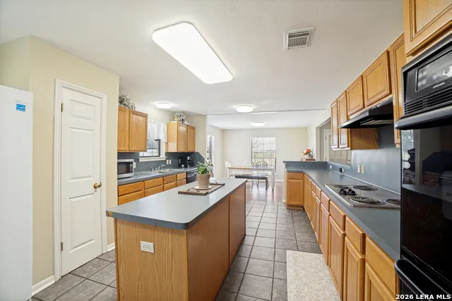 471 County Road 467 Hondo, TX 78861
