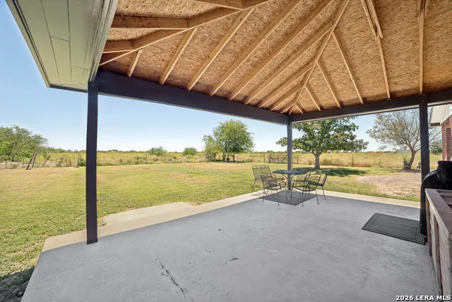 471 County Road 467 Hondo, TX 78861