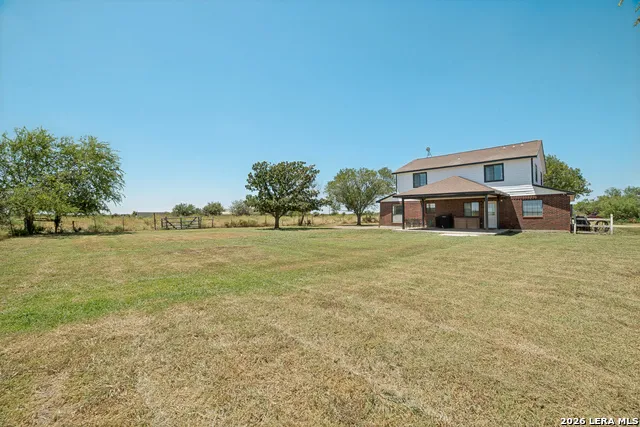471 County Road 467 Hondo, TX 78861