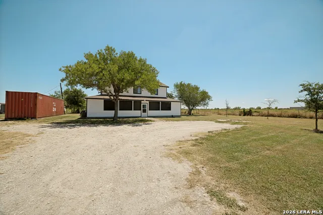 471 County Road 467 Hondo, TX 78861