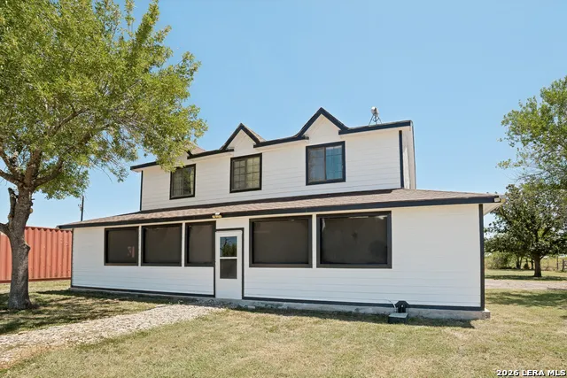 471 County Road 467 Hondo, TX 78861