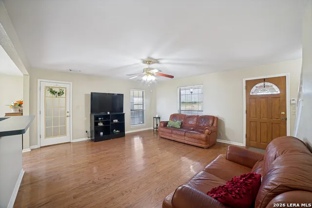 471 County Road 467 Hondo, TX 78861
