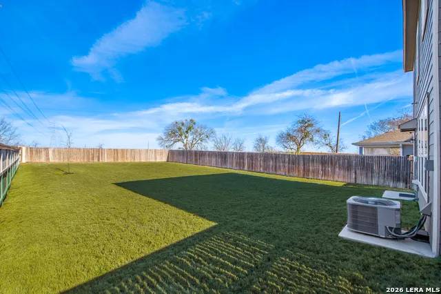 5205 NATURE PATH Marion, TX 78124