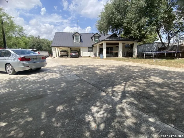 10851 SILVER TRL Atascosa, TX 78002