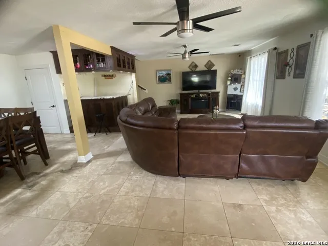 10851 SILVER TRL Atascosa, TX 78002