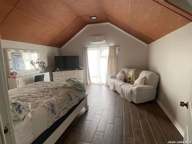 10851 SILVER TRL Atascosa, TX 78002