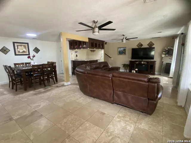 10851 SILVER TRL Atascosa, TX 78002