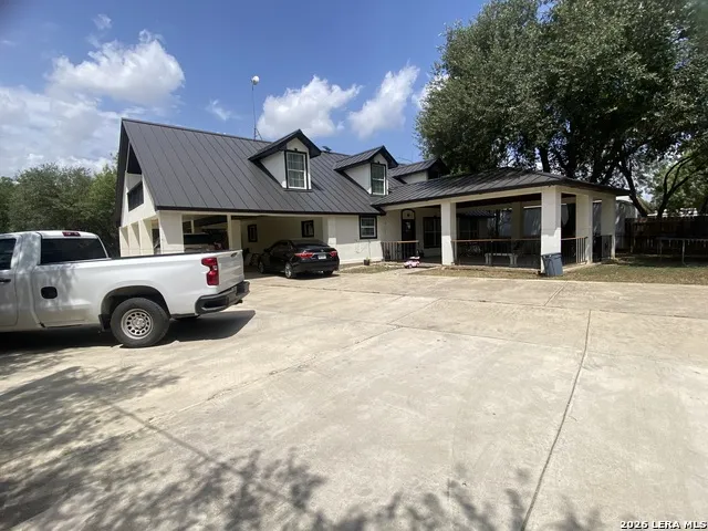 10851 SILVER TRL Atascosa, TX 78002