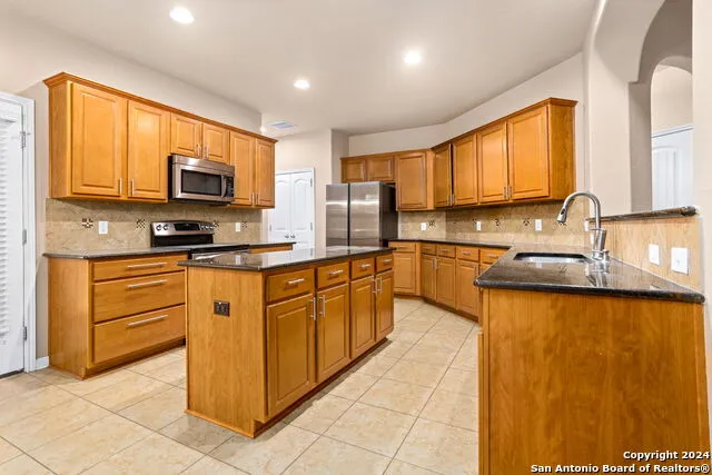 809 LASERRA Cibolo, TX 78108