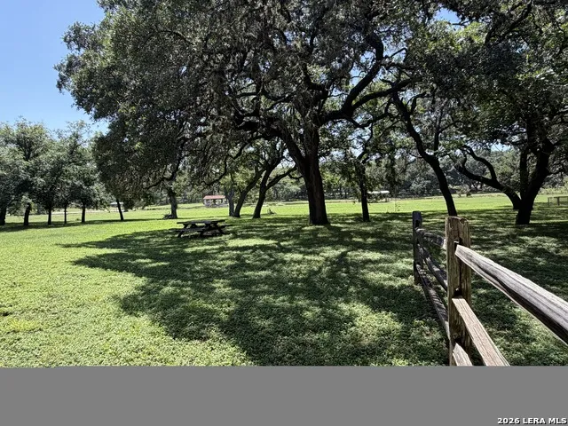 174 RIVER HAVEN RD Utopia, TX 78884