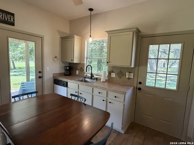 174 RIVER HAVEN RD Utopia, TX 78884