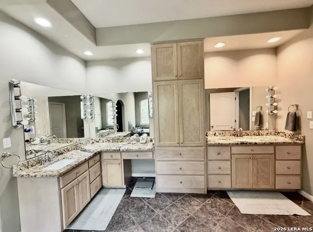 5244 BUSINESS 181 N Beeville, TX 78102