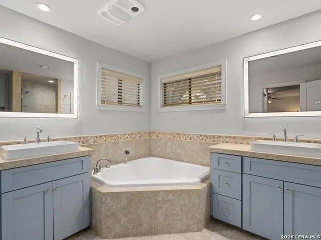 299 W EDGEWATER TER New Braunfels, TX 78130