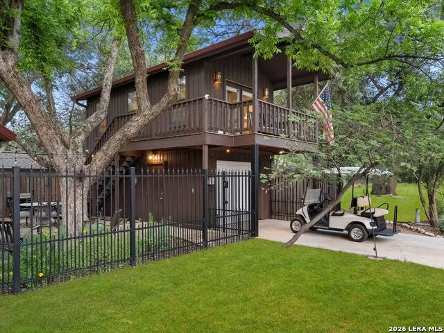 299 W EDGEWATER TER New Braunfels, TX 78130