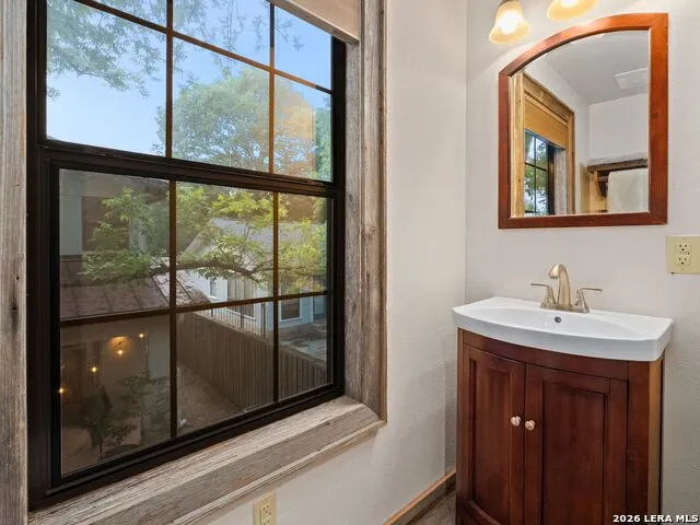 299 W EDGEWATER TER New Braunfels, TX 78130