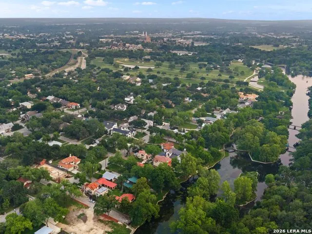 299 W EDGEWATER TER New Braunfels, TX 78130