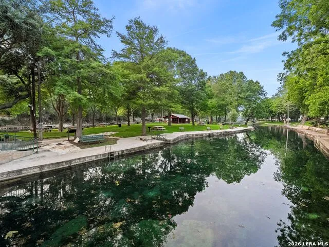 299 W EDGEWATER TER New Braunfels, TX 78130