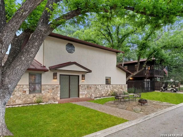 299 W EDGEWATER TER New Braunfels, TX 78130