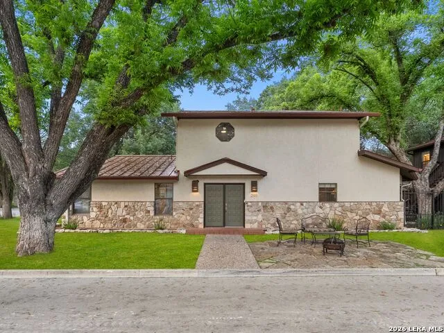 299 W EDGEWATER TER New Braunfels, TX 78130