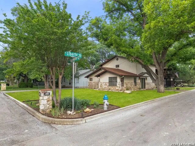 299 W EDGEWATER TER New Braunfels, TX 78130