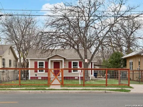 2619 E Houston
