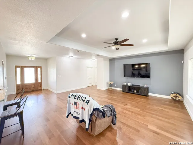 101 8th St Natalia, TX 78059