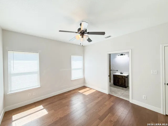 101 8th St Natalia, TX 78059